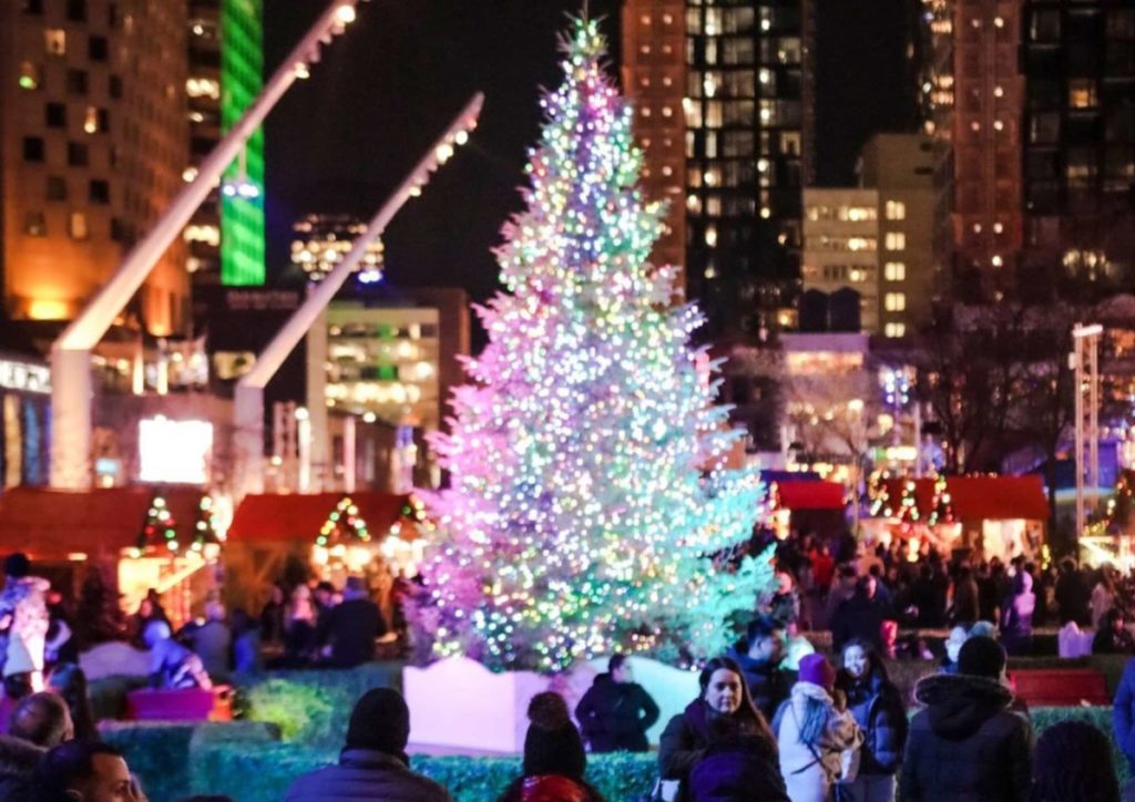 11 magnifiques sapins de Noël à Montréal qui valent une visite