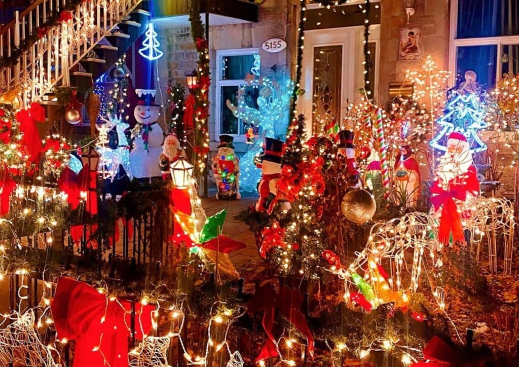 Découvrez les meilleures décorations de Noël à MTL ici !